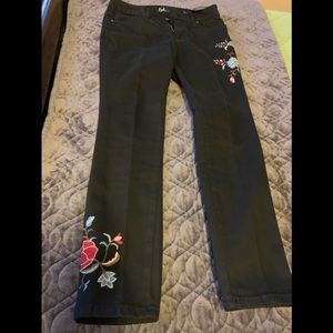 Embroidered Jean capris